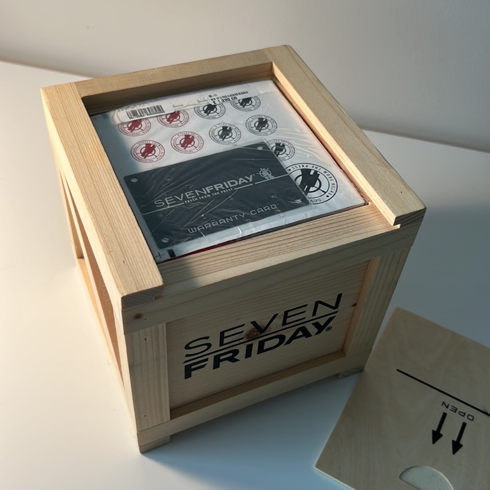 Brand new! Original Box and papers. Seven Friday automatic movement watch. - Picture 7 of 15